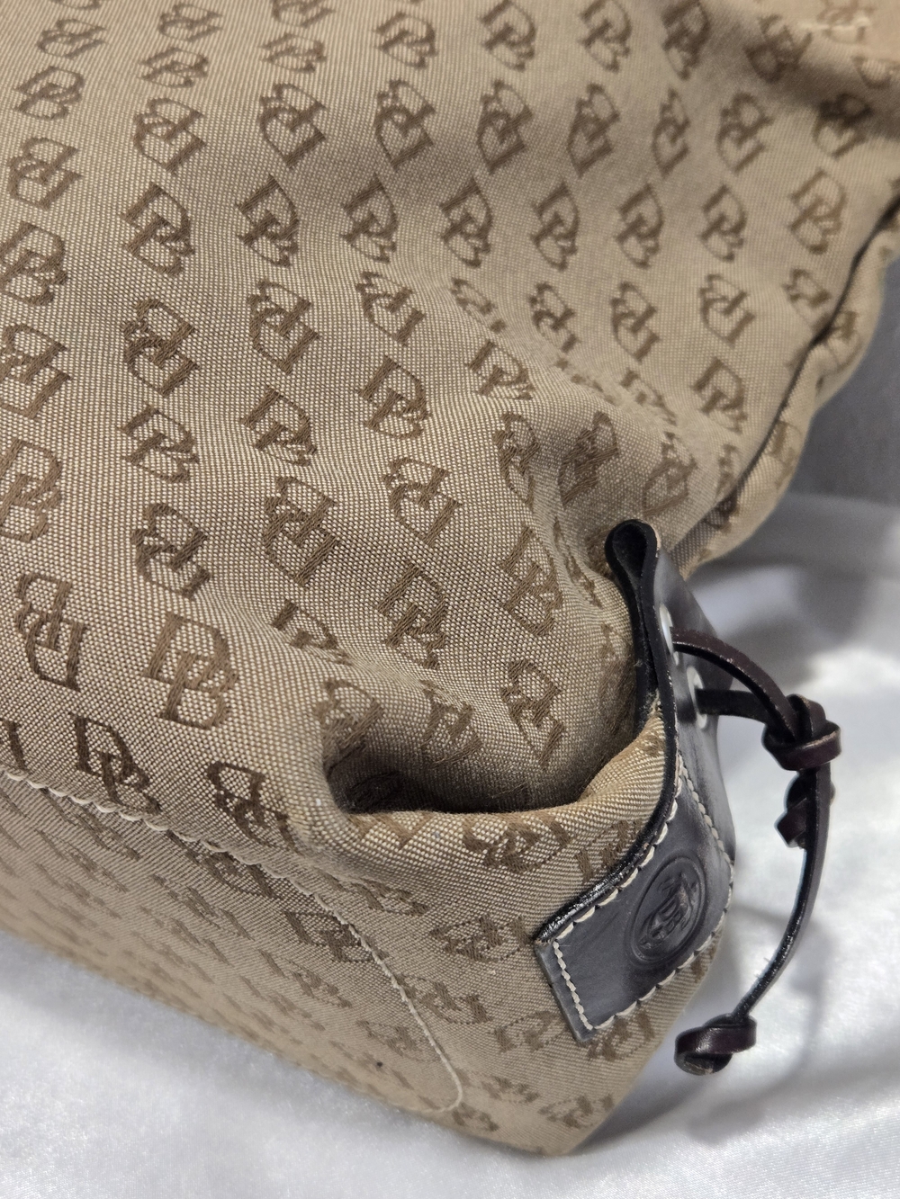 Dooney & Bourke Large Beige Monogram Shoulder Bag with Dark Brown Leather Trim - Picture 8 of 15